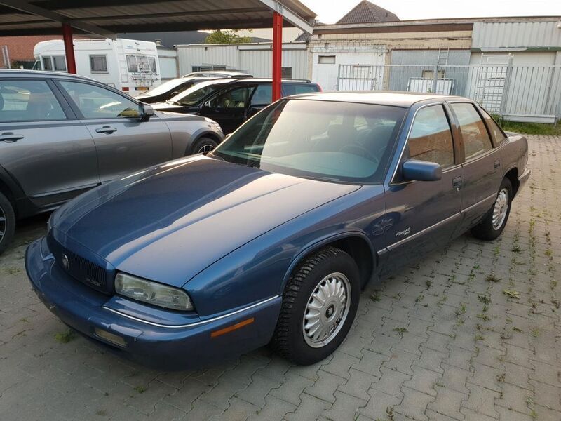 Blau Gebraucht 1997 Buick Regal Limousine | 1.875 € - Bild 1/4