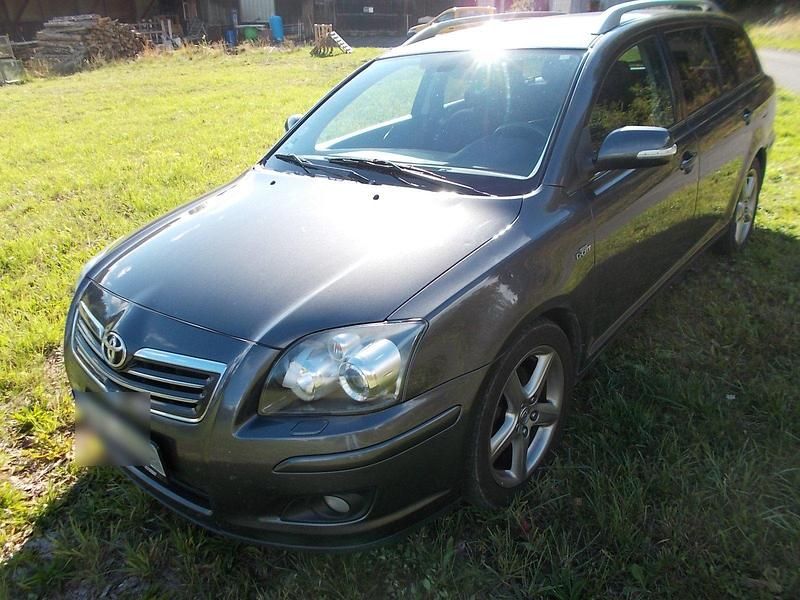 Grau Gebraucht 2007 Toyota Avensis T2 Kombi | 1.950 € (Guter Preis) - Bild 1/4