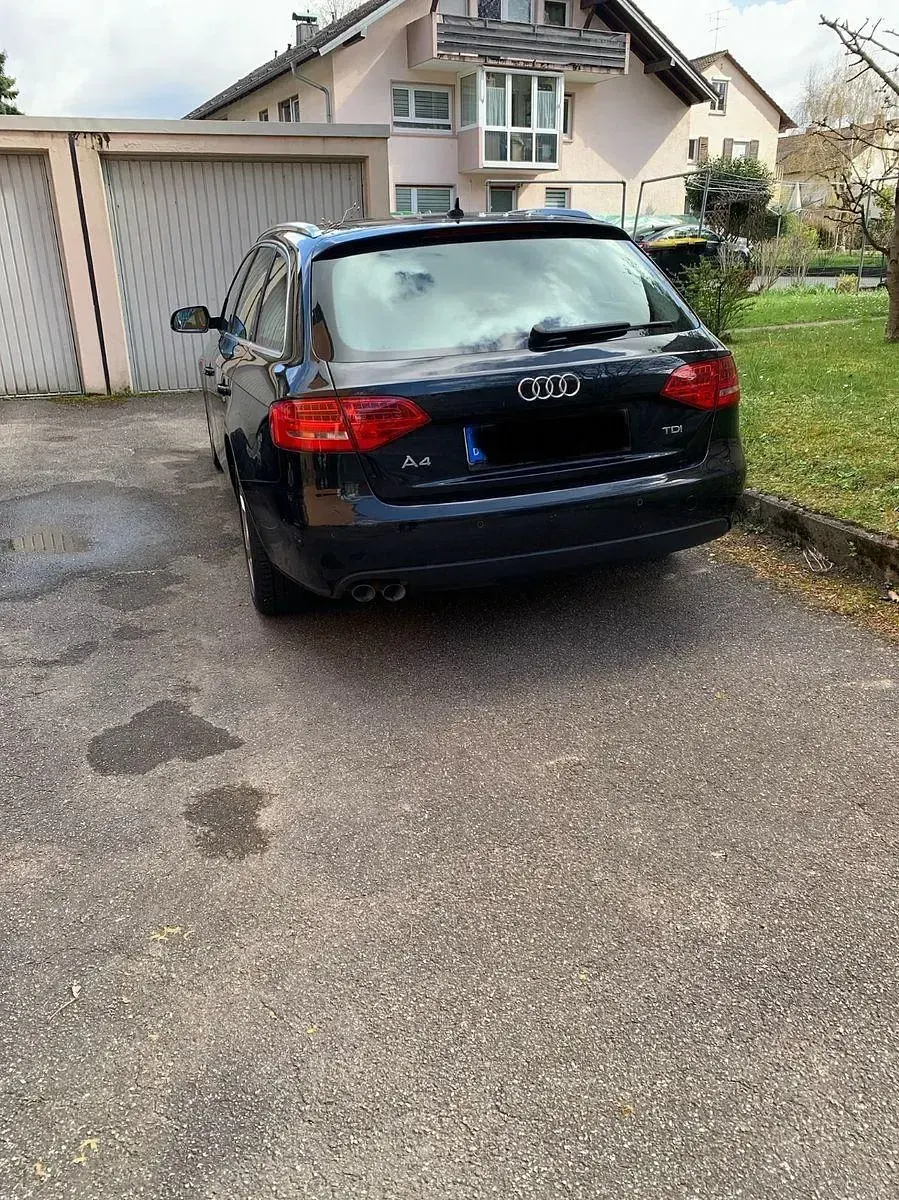 Käytetty Audi A4 Ambition 143 HP (105 kW) 2011 Musta Farmari