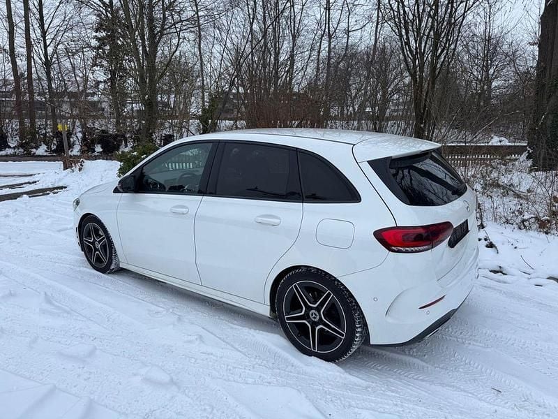 Gebraucht Mercedes B180 AMG 136 PS (100 kW) 2019 Weiß Van / Kleinbus