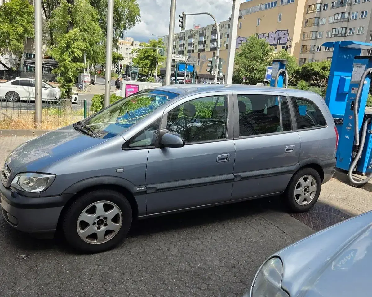 Gebraucht Opel Zafira 101 PS (74 kW) 2005 Silber Van / Kleinbus