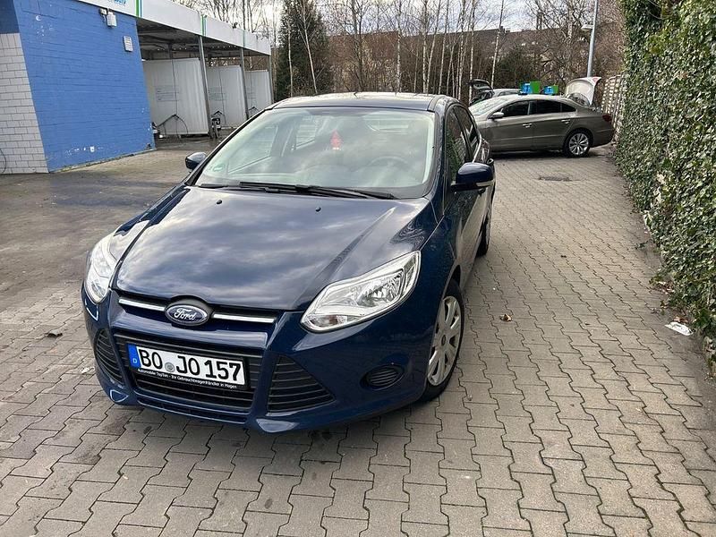 Gebraucht Ford Focus SYNC Edition 101 PS (74 kW) 2014 Blau Limousine