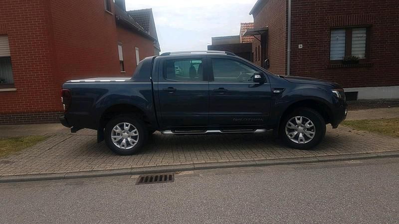 Gebraucht Ford Ranger 200 PS (147 kW) 2016 Grau Pickup