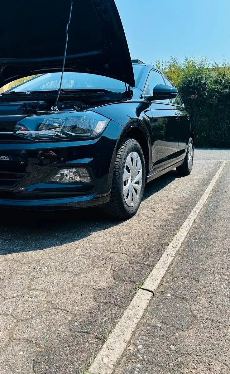 Gebraucht VW Polo Comfortline 95 PS (69 kW) 2020 Schwarz Kleinwagen