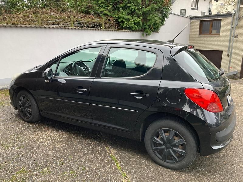 Gebraucht Peugeot 207 65 PS (47 kW) 2007 Schwarz Limousine