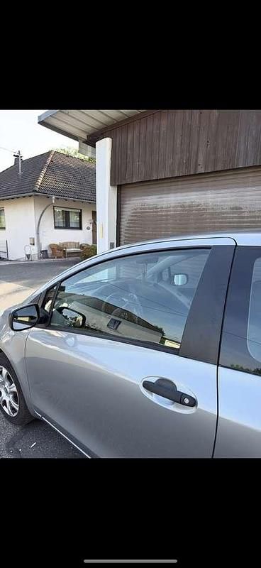 Gebraucht Toyota Yaris Cool 69 PS (50 kW) 2006 Grau Kleinwagen