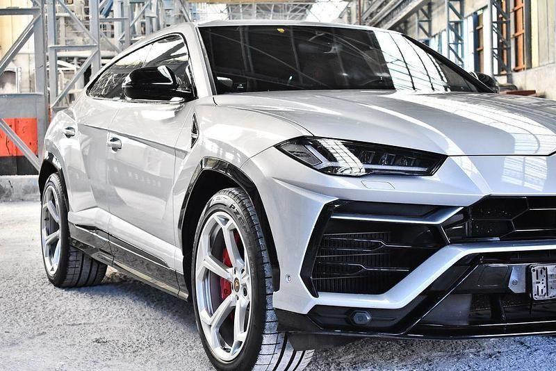 Silber Gebraucht 2022 Lamborghini Urus SUV | 235.750 € (Guter Preis) - Bild 1/4