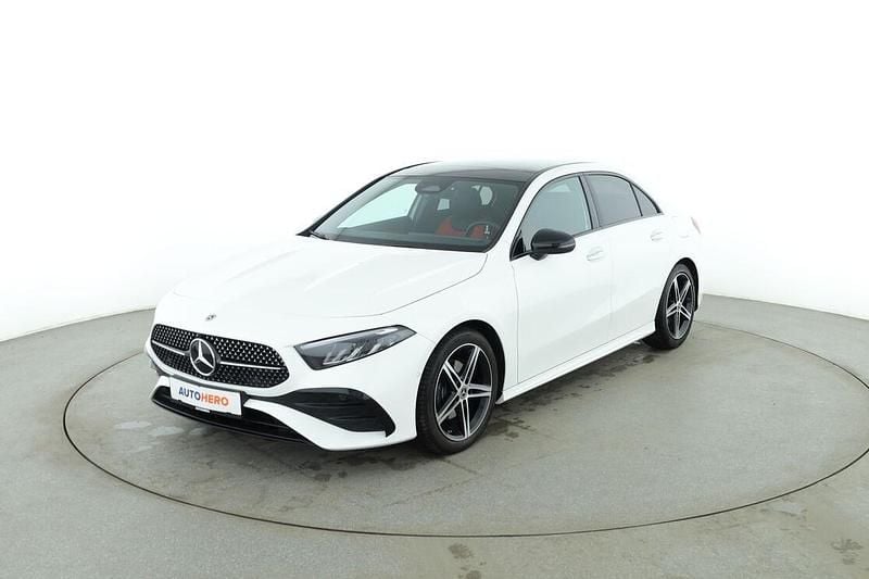 Gebraucht Mercedes A200 AMG line 2025 Limousine