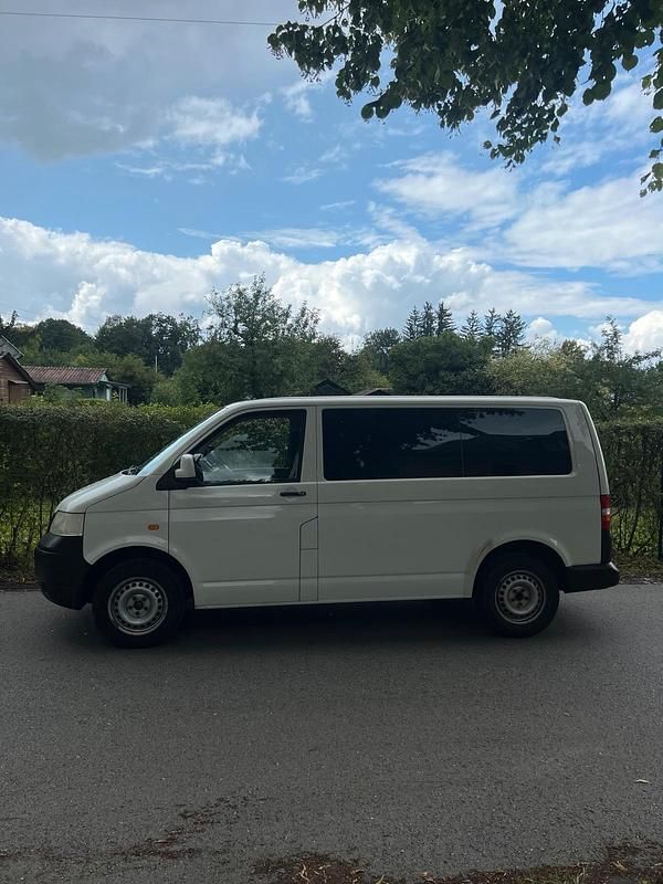 Second-hand VW Caravelle 131 CP (96 kW) 2007 Alb Van