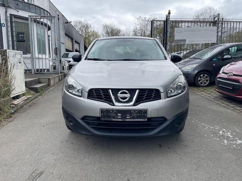 Gebraucht Nissan Qashqai Visia 117 PS (86 kW) 2011 Silber SUV