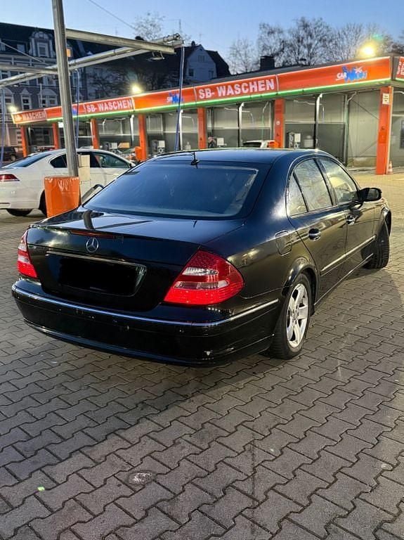 Gebraucht Mercedes E320 Avantgarde 224 PS (164 kW) 2003 Schwarz Limousine
