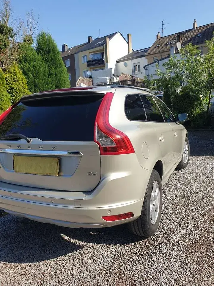Gebraucht Volvo XC60 150 PS (110 kW) 2016 Braun SUV