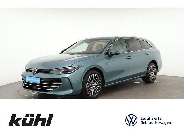 Maripositgrün metallic Gebraucht 2024 VW Passat Elegance Kombi | 42.690 € (Superpreis) - Bild 1/4