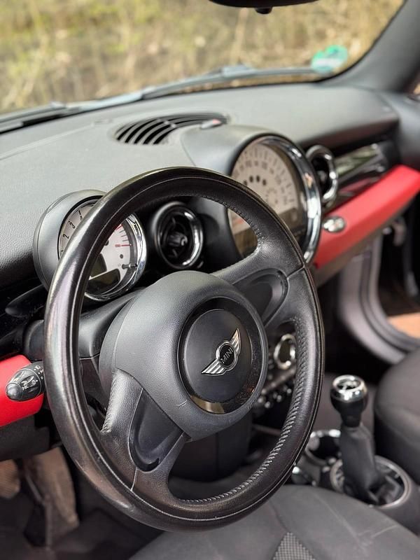 Gebraucht Mini Cooper 98 PS (72 kW) 2011 Schwarz Kleinwagen