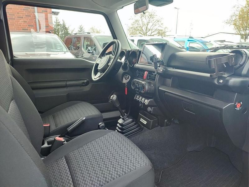 Gebraucht Suzuki Jimny 102 PS (75 kW) 2024 Grau SUV