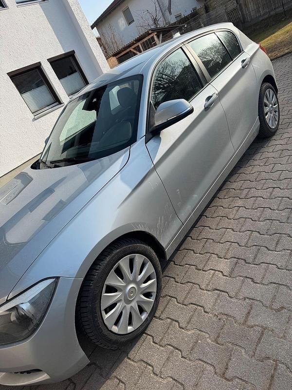 Gebraucht BMW 116 136 PS (100 kW) 2011 Silber Kleinwagen