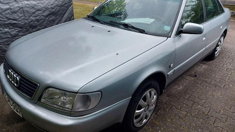 Silber Gebraucht 1996 Audi A6 Limousine | 2.600 € (Superpreis) - Bild 1/4
