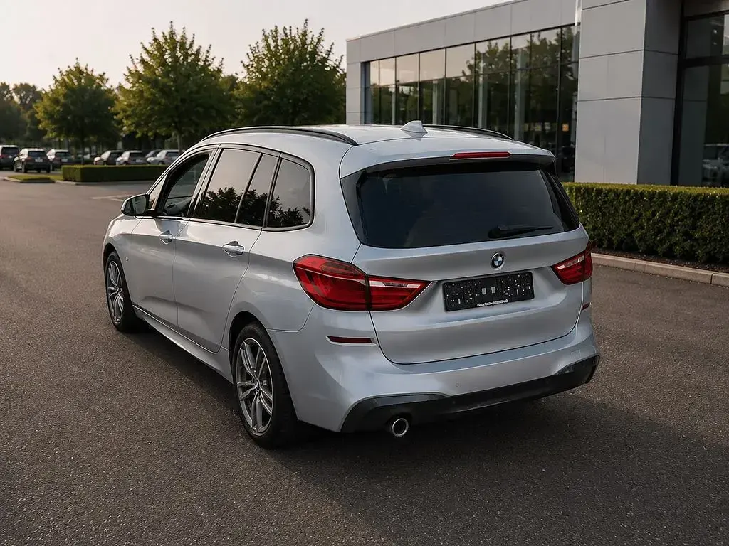 Gebraucht BMW 220 Gran Tourer M Sport 190 PS (139 kW) 2019 Silber Van / Kleinbus