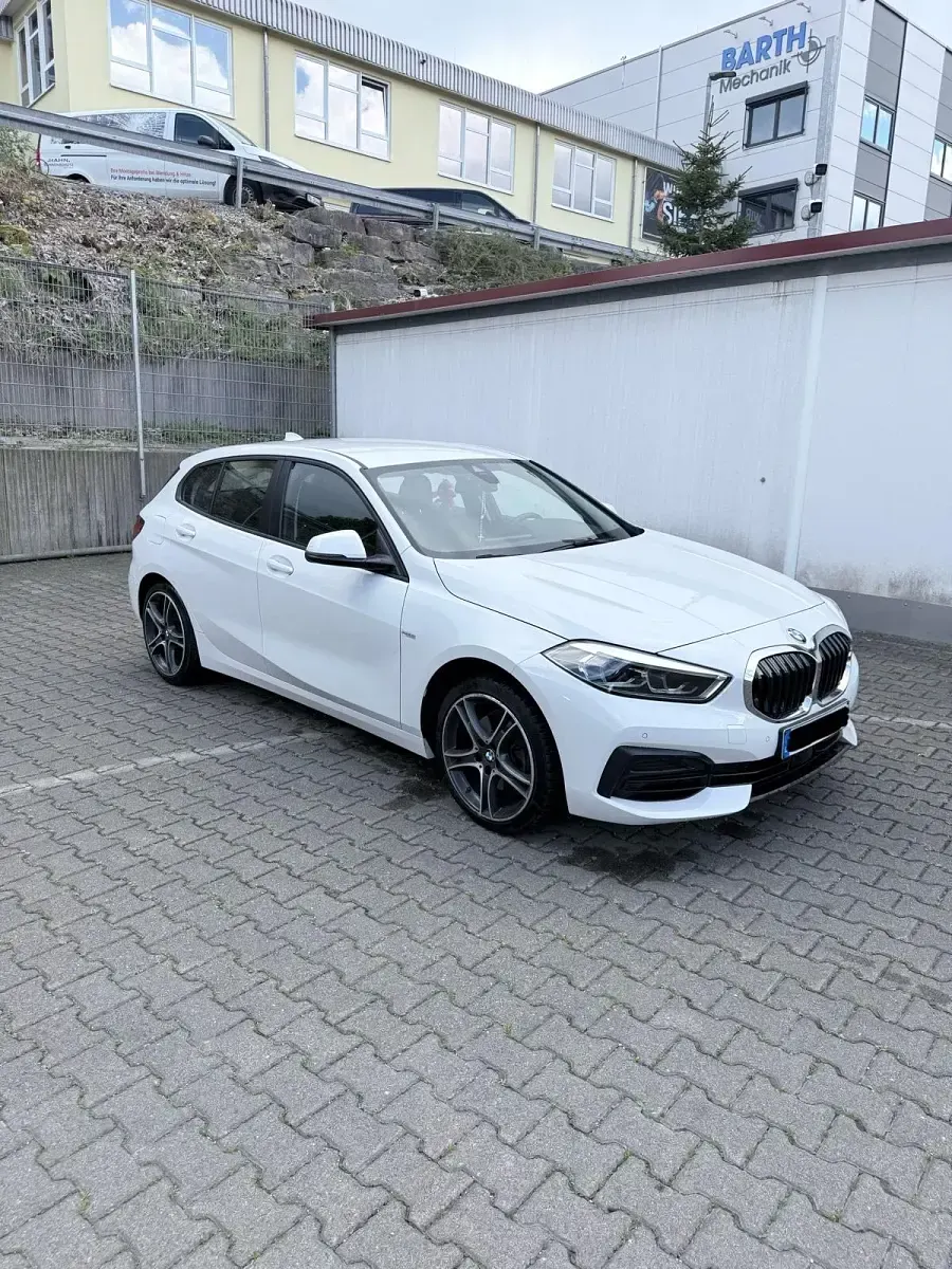 Gebraucht BMW 116 Advantage 109 PS (80 kW) 2021 Weiß Kleinwagen