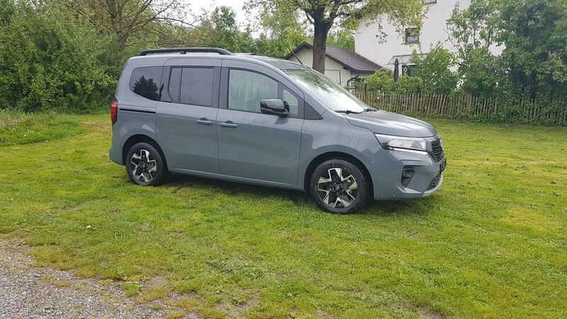 Grau Neu 2025 Nissan Townstar N-Connecta Van / Kleinbus | 30.950 € (Teuer) - Bild 1/4