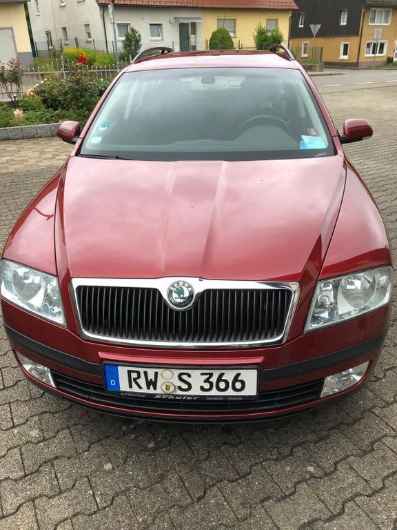 Rot Gebraucht 2006 Skoda Octavia Team Edition Kombi | 2.500 € (Guter Preis) - Bild 1/4