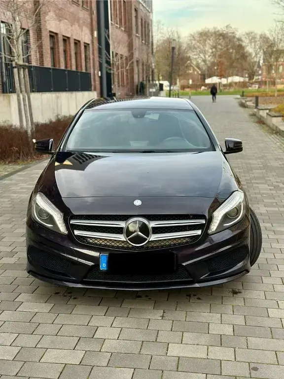 Gebraucht Mercedes A180 AMG line 109 PS (80 kW) 2014 Kleinwagen