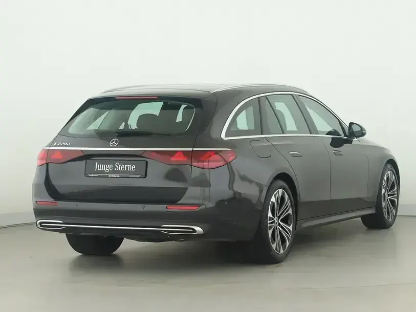 Gebraucht Mercedes E220 Avantgarde 197 PS (144 kW) 2025 Grau Kombi