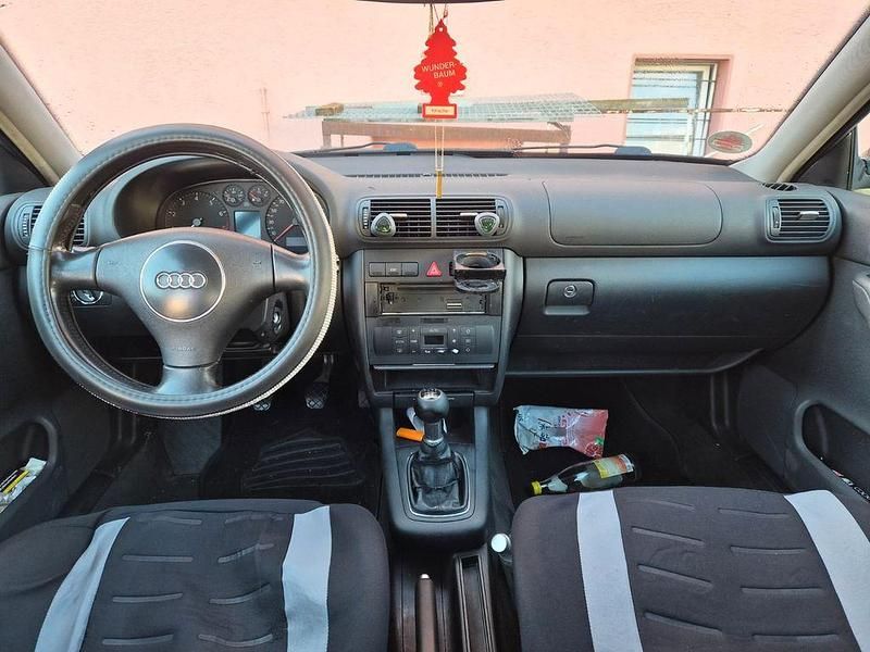 Gebraucht Audi A3 Ambiente 102 PS (75 kW) 2003 Blau Kleinwagen