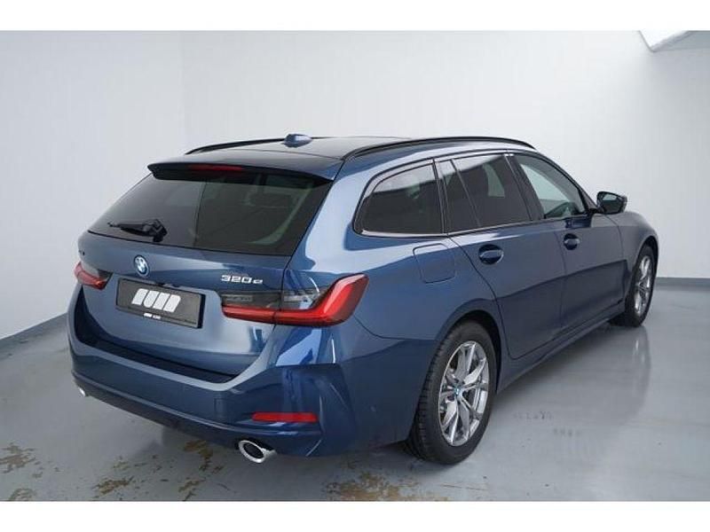 Gebraucht BMW 320e 204 PS (150 kW) 2024 Phytonicblau metallic (metallic) Limousine