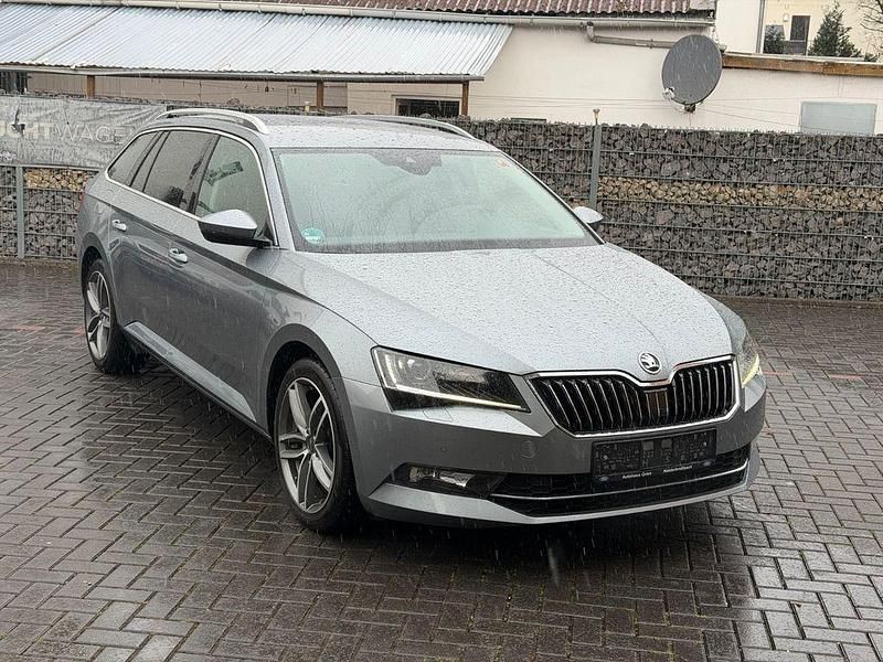 Gebraucht Skoda Superb 179 PS (131 kW) 2016 Grau Kombi