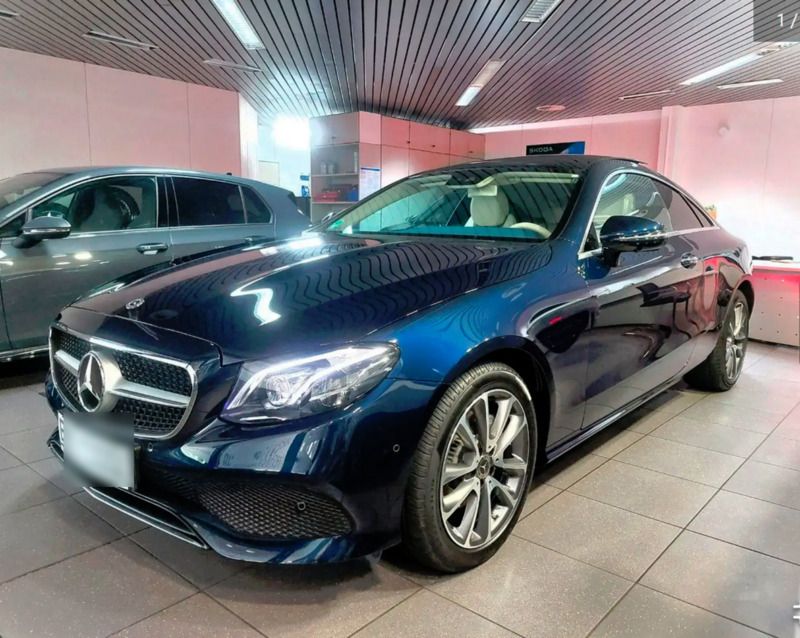 Blau Gebraucht 2018 Mercedes E200 Coupé | 31.600 € (Guter Preis) - Bild 1/4