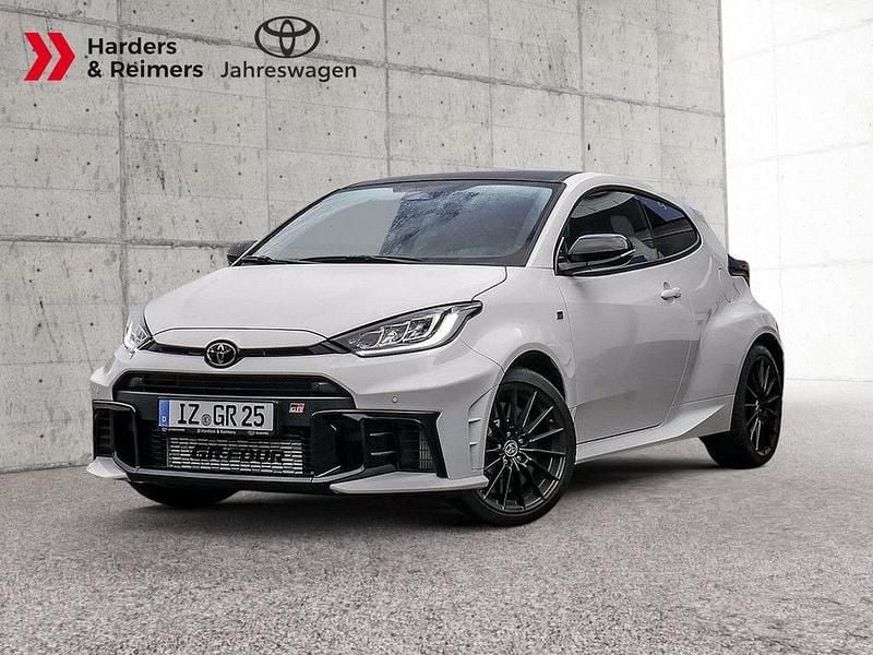 Weiss Neu 2025 Toyota Yaris Kleinwagen | 47.880 € (Guter Preis) - Bild 1/4