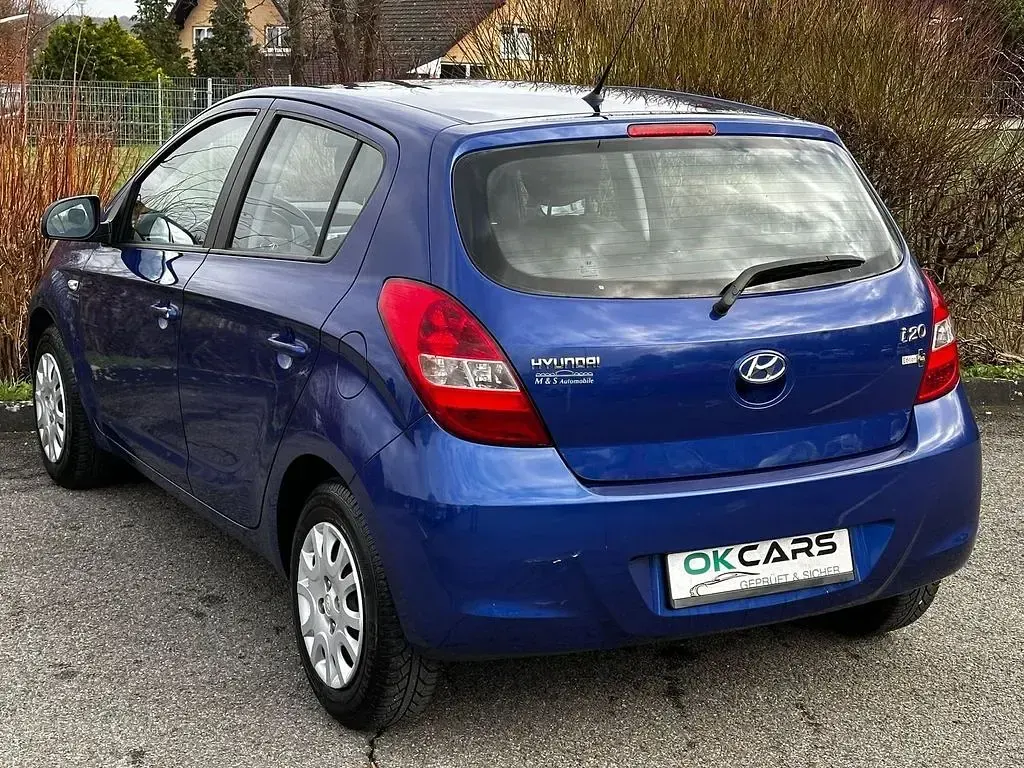 Gebraucht Hyundai i20 Edition+ 77 PS (56 kW) 2011 Blau Kleinwagen