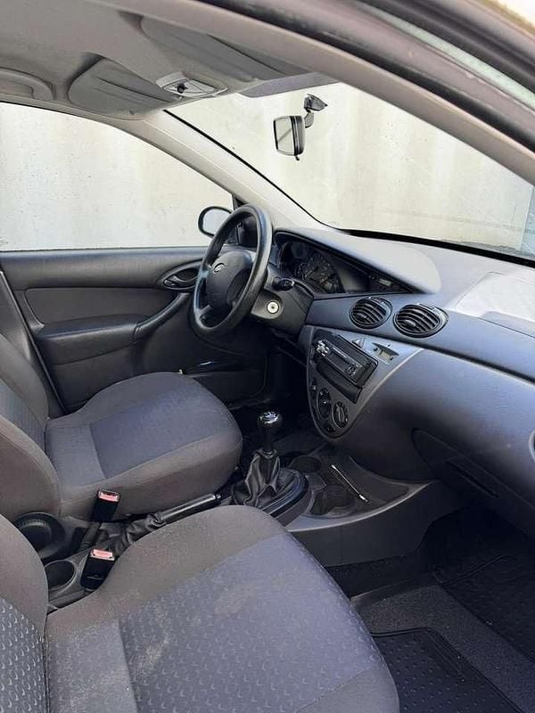 Gebraucht Ford Focus Ambiente 101 PS (74 kW) 2003 Silber Kombi