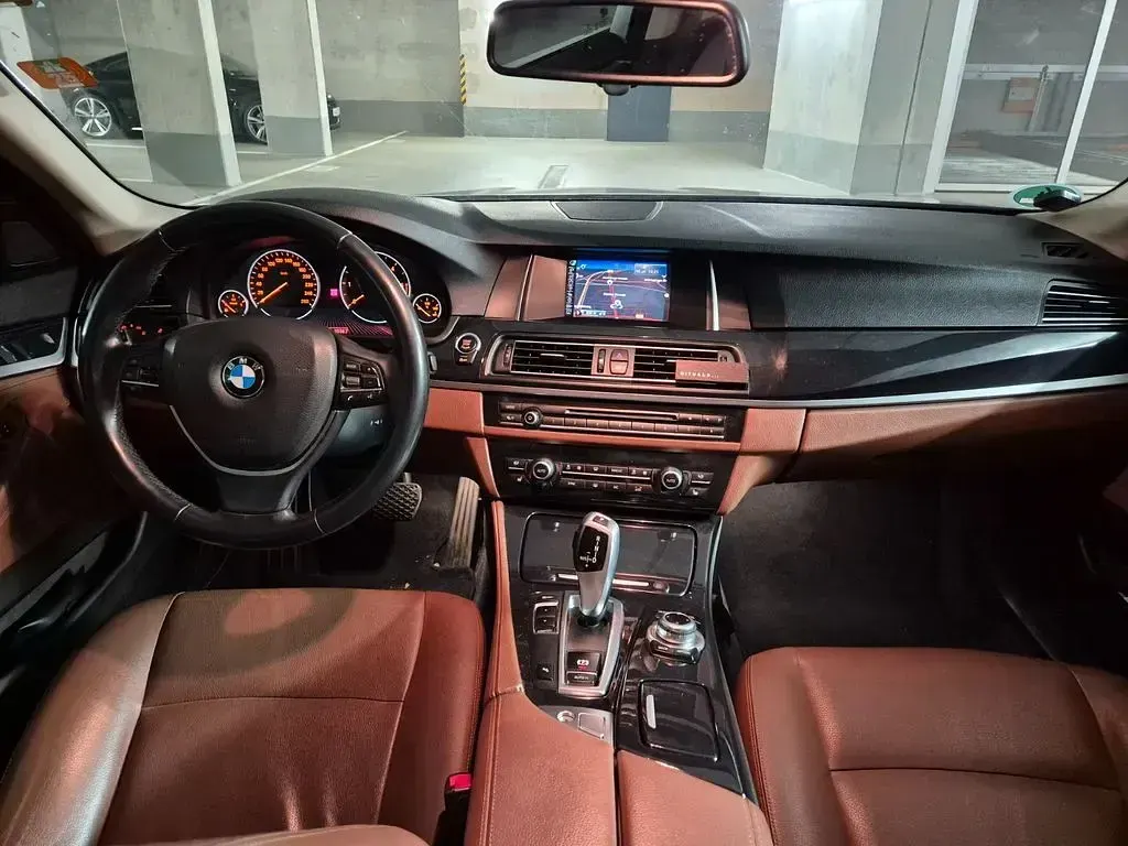 Gebraucht BMW 518 Shadowline 150 PS (110 kW) 2015 Schwarz Limousine