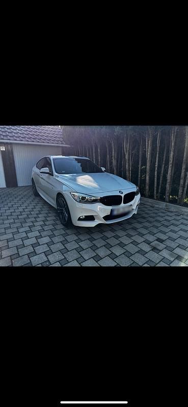 Weiß Gebraucht 2014 BMW 330 M Sport Limousine | 17.399 € (Fairer Preis) - Bild 1/4