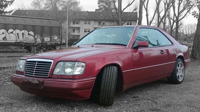 Rot Gebraucht 1994 Mercedes E220 Coupé | 7.000 € - Bild 1/4