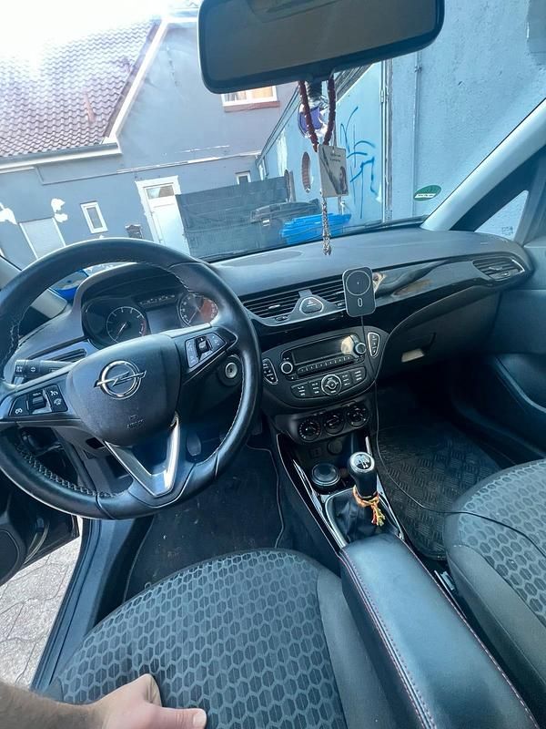 Gebraucht Opel Corsa 90 PS (66 kW) 2015 Schwarz Kleinwagen