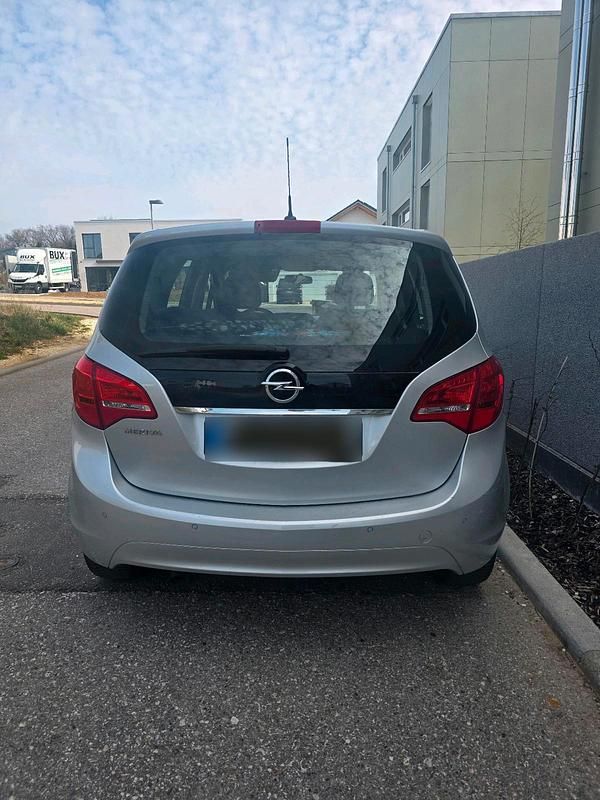 Gebraucht Opel Meriva 120 PS (88 kW) 2013 Silber Van / Kleinbus
