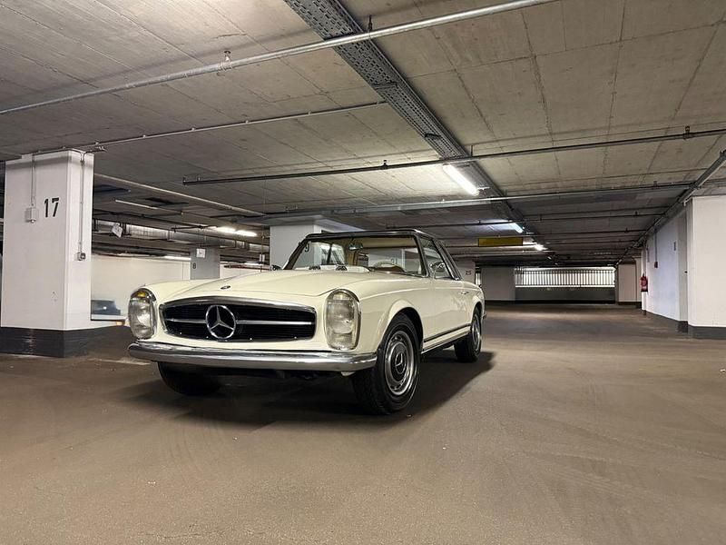 Weiß Gebraucht 1965 Mercedes 230 Cabrio | 59.900 € - Bild 1/4