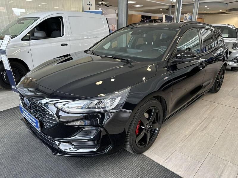 Gebraucht Ford Focus ST-Line 155 PS (114 kW) 2023 Obsidianschwarz metallic (metallic) Kombi