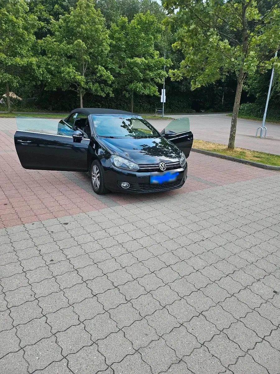 Gebraucht VW Golf 105 PS (77 kW) 2011 Schwarz Cabrio