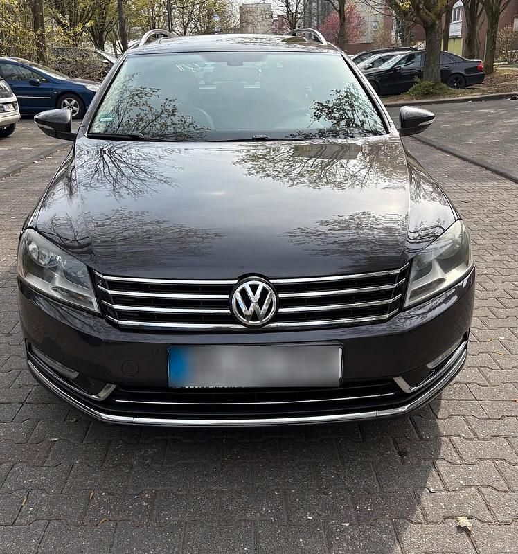 Gebraucht VW Passat 140 PS (102 kW) 2012 Grau Kombi