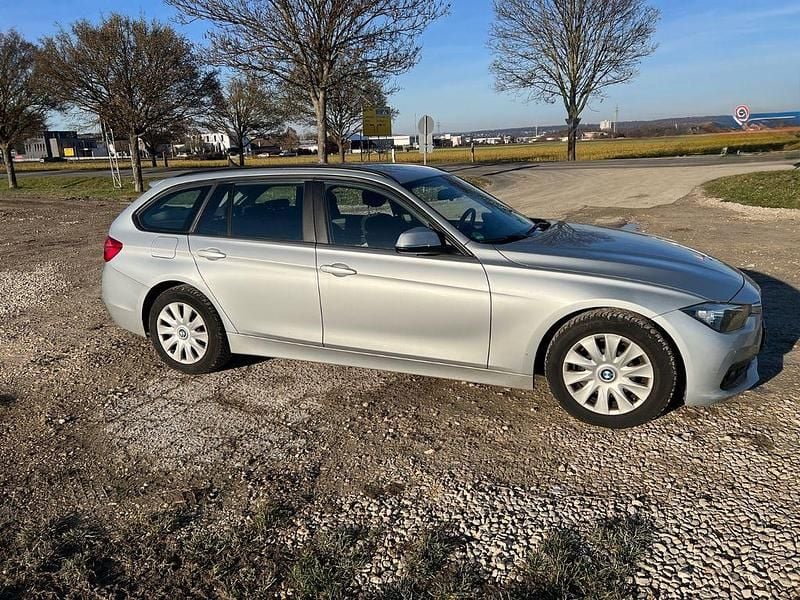 Gebraucht BMW 318 150 PS (110 kW) 2016 Grau Kombi