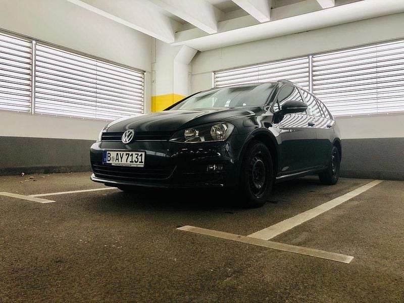 Grau Gebraucht 2013 VW Golf VII Trendline Kombi | 4.900 € (Fairer Preis) - Bild 1/4