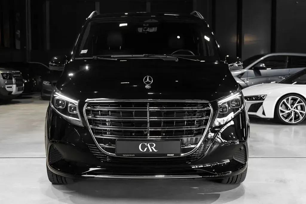 Gebraucht Mercedes V300 Exclusive 237 PS (174 kW) 2024 Schwarz Van / Kleinbus