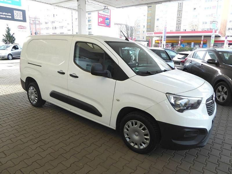 Gebraucht Opel Combo Edition 102 PS (75 kW) 2019 Weiß Van / Kleinbus