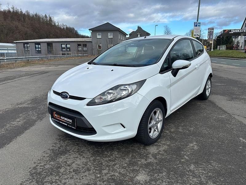 Gebraucht Ford Fiesta Trend 82 PS (60 kW) 2009 Weiß Kleinwagen