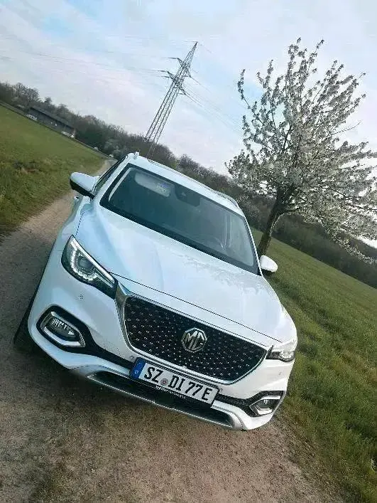 Käytetty MG EHS Luxury 258 HP (189 kW) 2022 Valkoinen Katumaasturi
