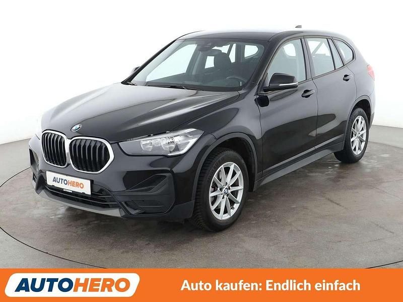 Schwarz ii/bonnet fluid black Gebraucht 2021 BMW X1 Advantage SUV | 22.090 € (Guter Preis) - Bild 1/3